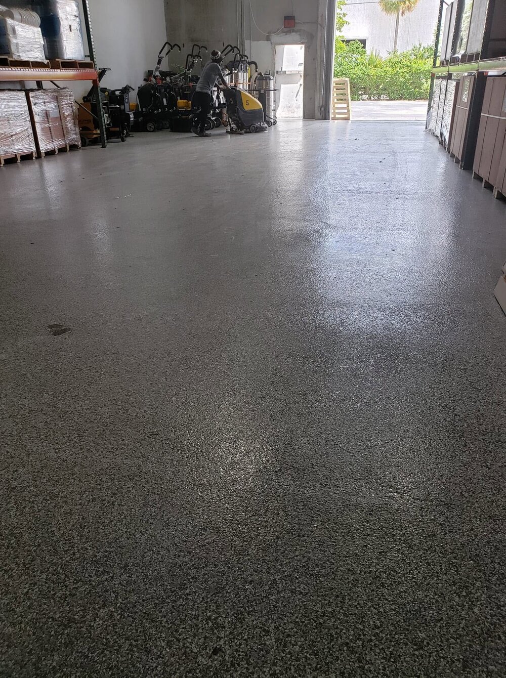 Commercial warehouse flake epoxy floor